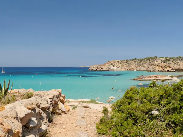 A tropical beach scene at Sunny Island